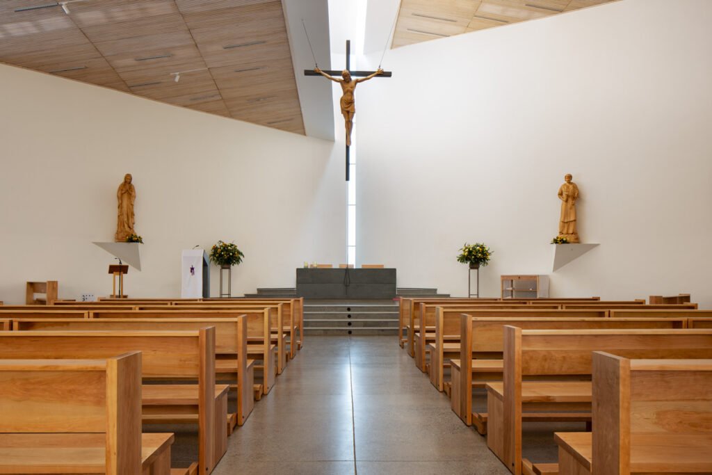 Parroquia San Alberto Hurtado Claro Arquitectos