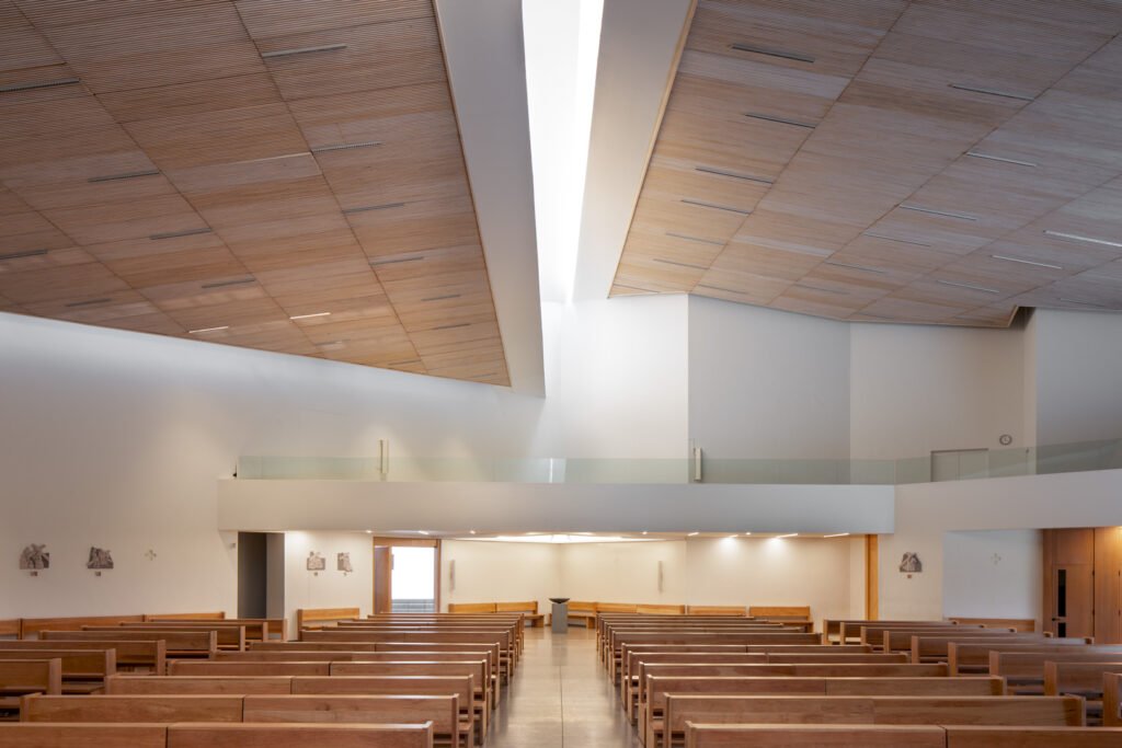 Parroquia San Alberto Hurtado Claro Arquitectos